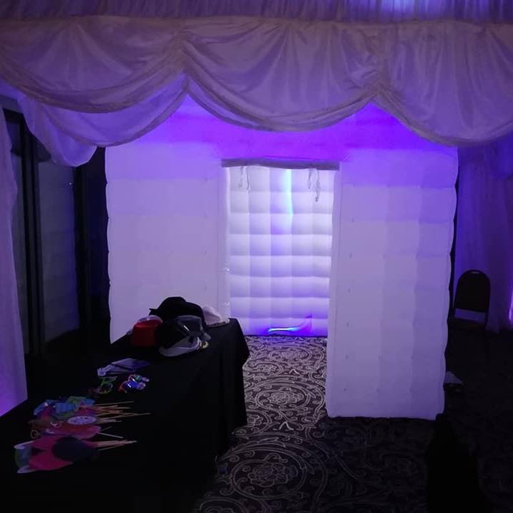 Cube Booth